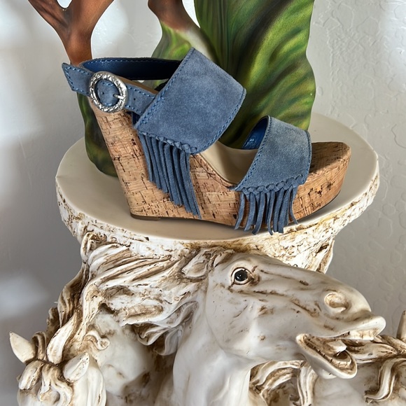 Guess Platform Sandals Sz 8 - Picture 4 of 9